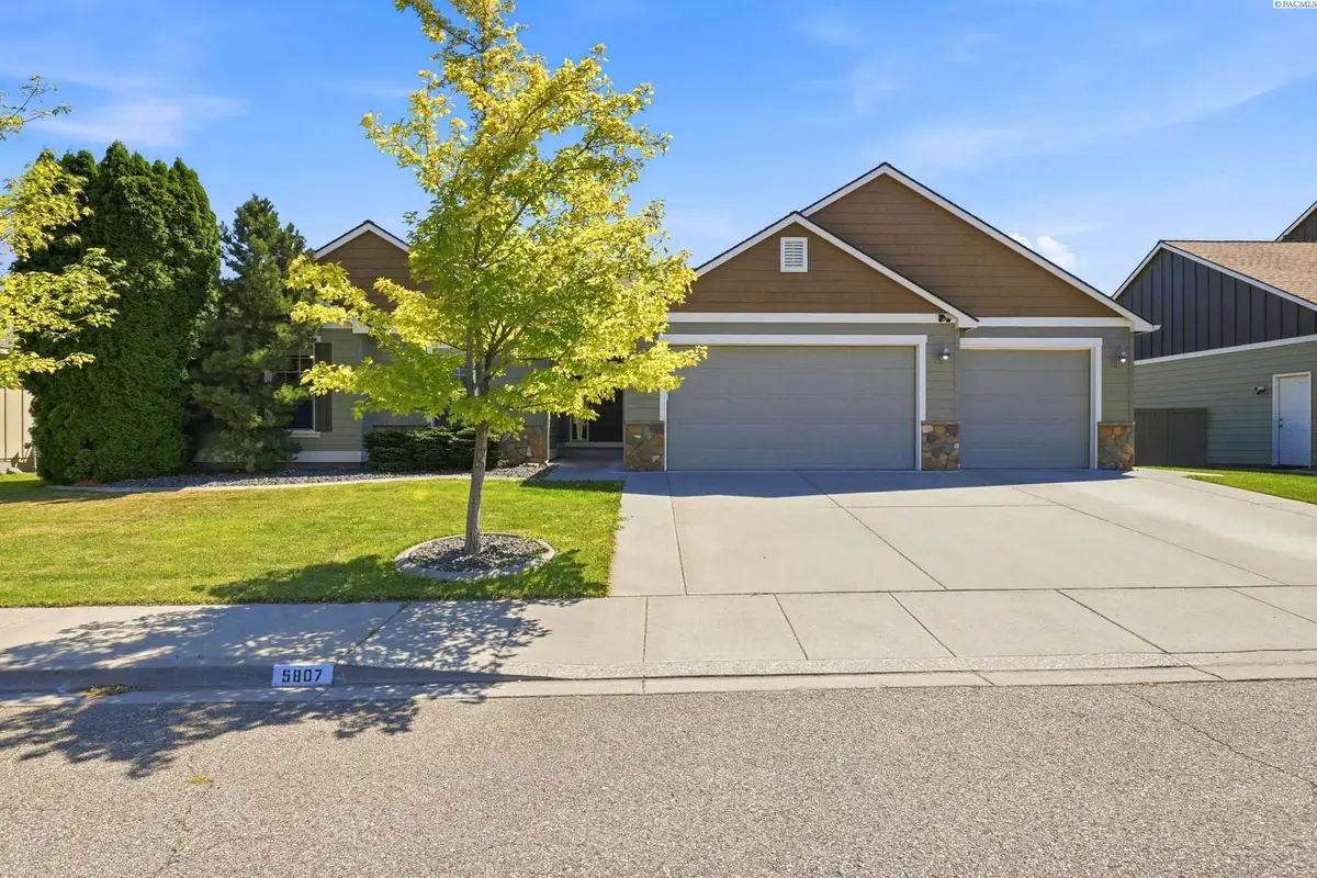 5807 W 15th Ave, Kennewick, WA 99338 - #1