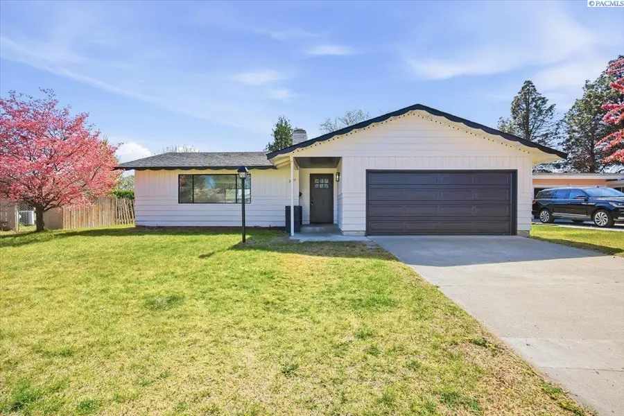 2421 W Grand Ronde Pl, Kennewick, WA 99336 - #2