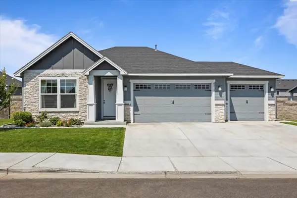 8212 Fernow St, West Richland, WA 99353