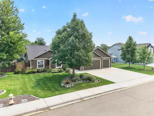 3544 Kristin Dr, West Richland, WA 99353