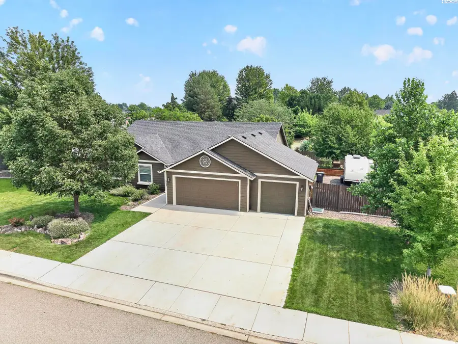 3544 Kristin Dr, West Richland, WA 99353 - #2
