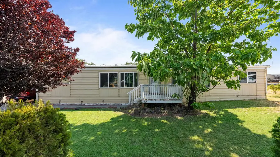520 Grosscup Blvd, West Richland, WA 99353 - #3