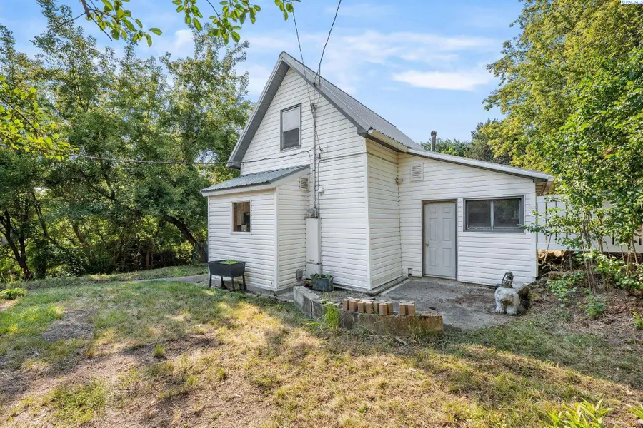 811 Almota Rd, Colfax, WA 99111 - #2
