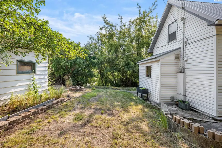 811 Almota Rd, Colfax, WA 99111 - #3