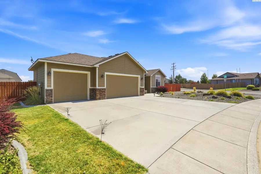 6228 Cobalt Dr., West Richland, WA 99353 - #2