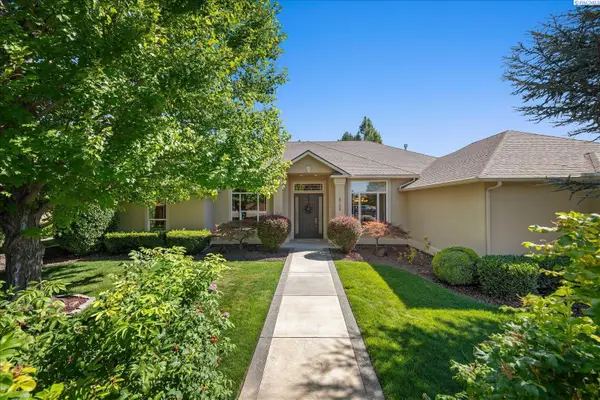 8709 W 3rd Ave, Kennewick, WA 99336-9404