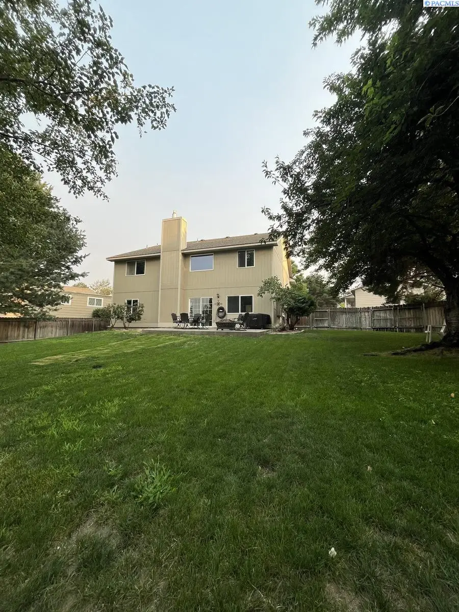 148 Englewood Dr, Richland, WA 99353 - #2
