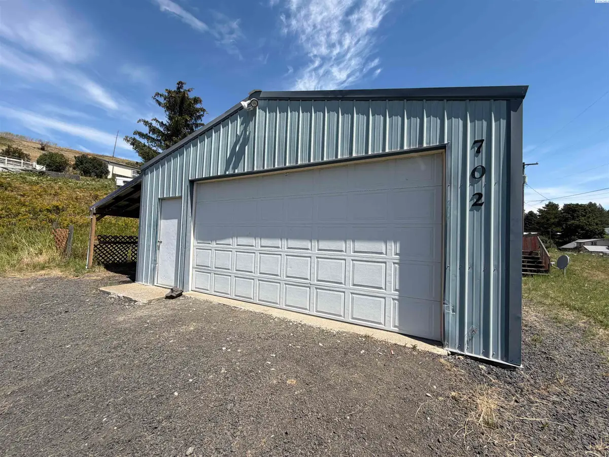 702 W 1st St, Albion, WA 99102-0000 - #1