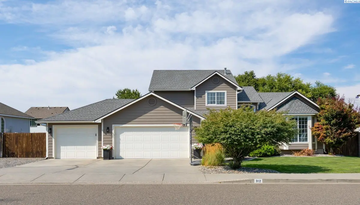 312 Oahu Street, Richland, WA 99352 - #1