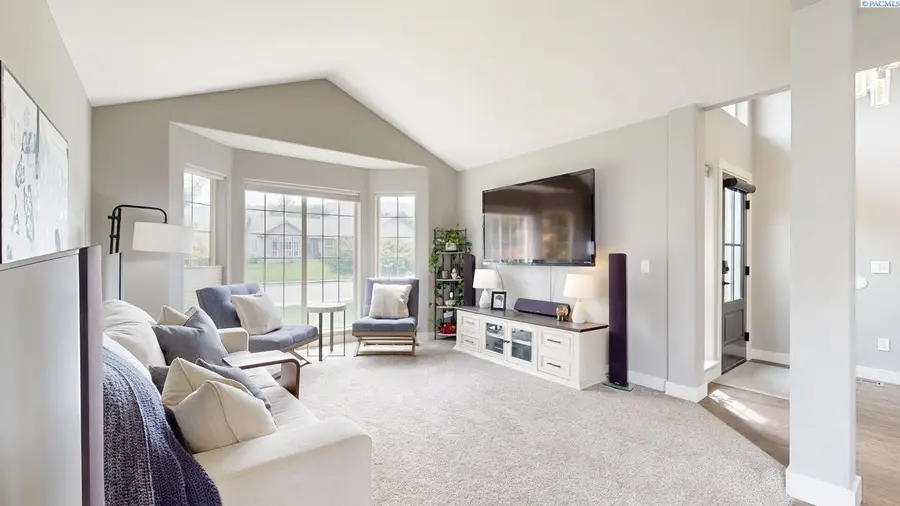 312 Oahu Street, Richland, WA 99352 - #3