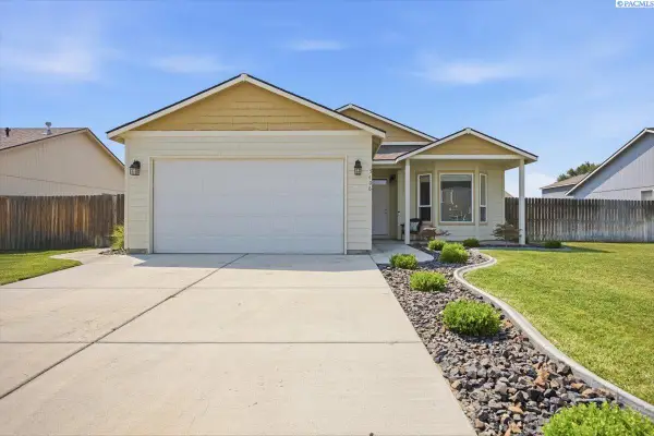 5406 Grant Ln, Pasco, WA 99301