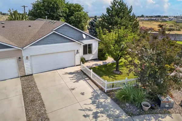 2693 Jason Loop, Richland, WA 99352