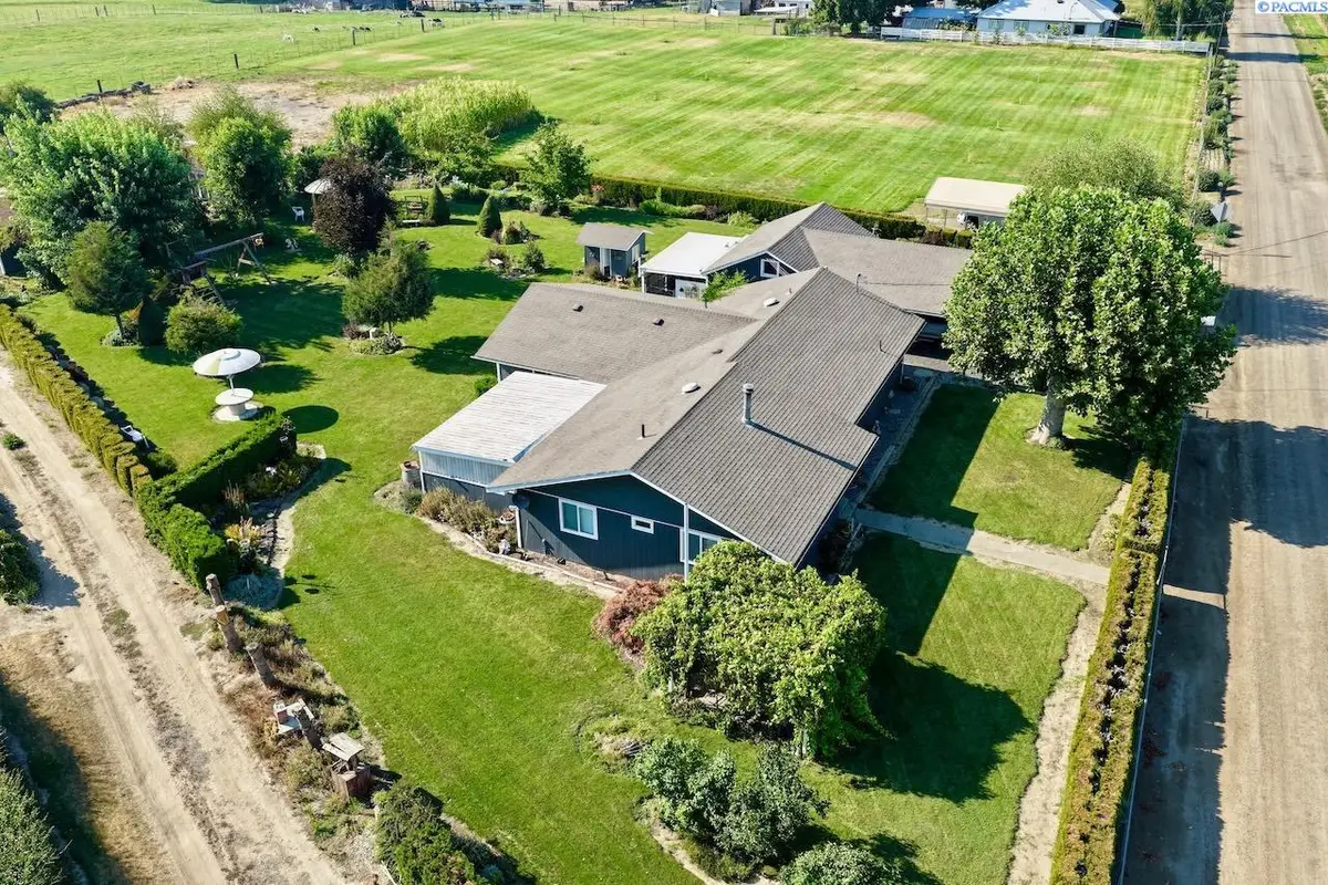 400 Dayton Rd., Grandview, WA 98930 - #1