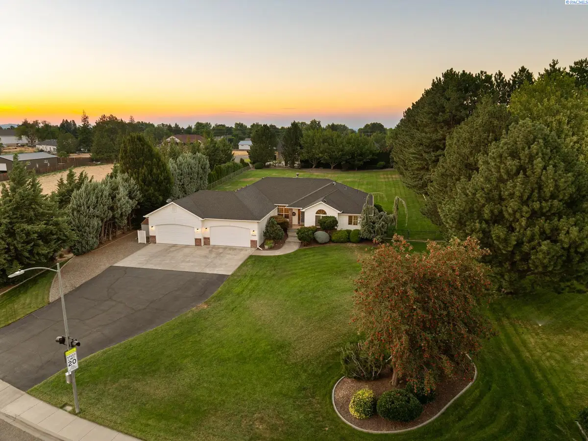 7000 W 13th Ave, Kennewick, WA 99338 - #1
