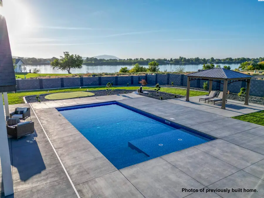 851 W 56th Ave, Kennewick, WA 99337 - #2