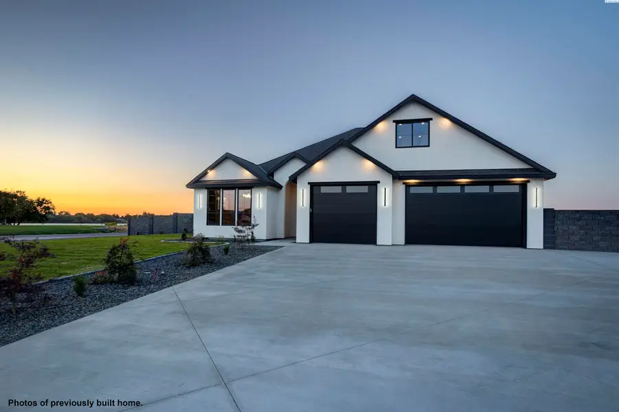 851 W 56th Ave, Kennewick, WA 99337 - #3