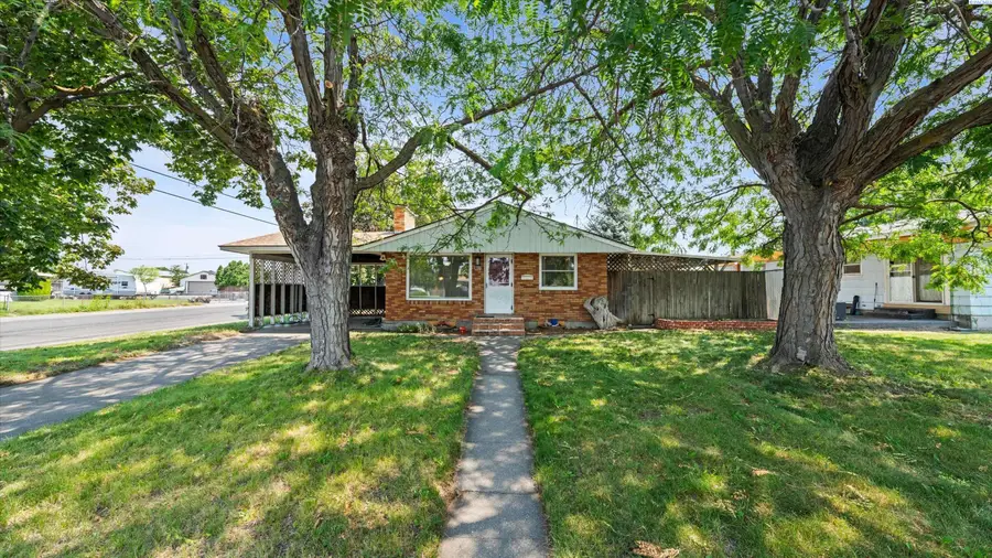 1735 N 18th Dr, Pasco, WA 99301 - #2