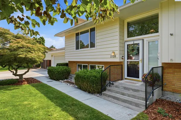 2108 Hoxie Ave, Richland, WA 99354