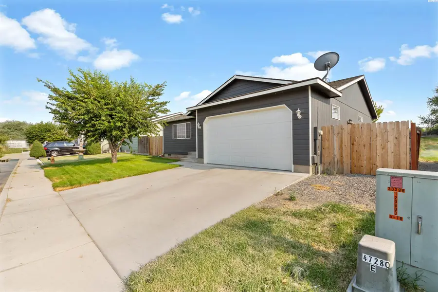 216 Deangela Ct, Grandview, WA 98930 - #2