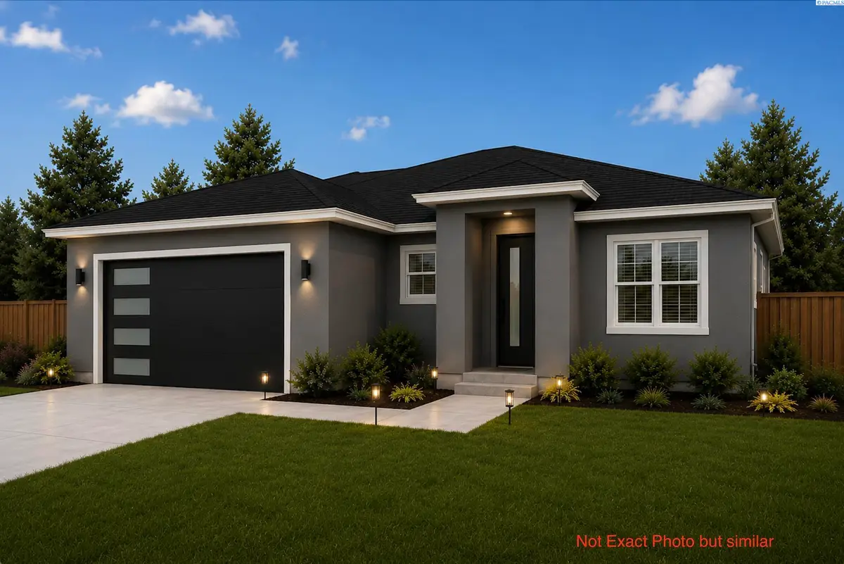 401 Hogan St, Sunnyside, WA 98944 - #1