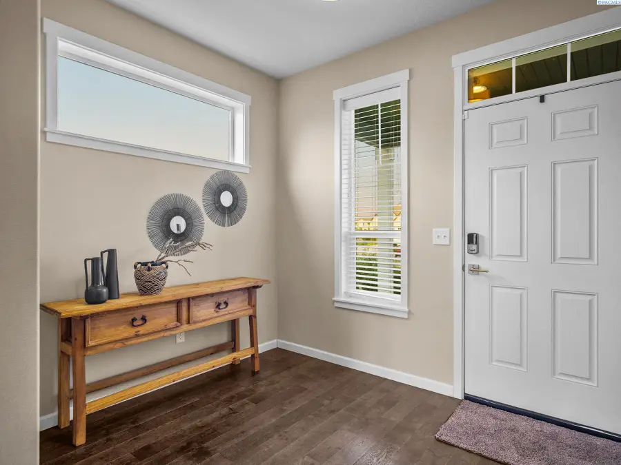 1547 Diamond Dr, West Richland, WA 99353 - #2