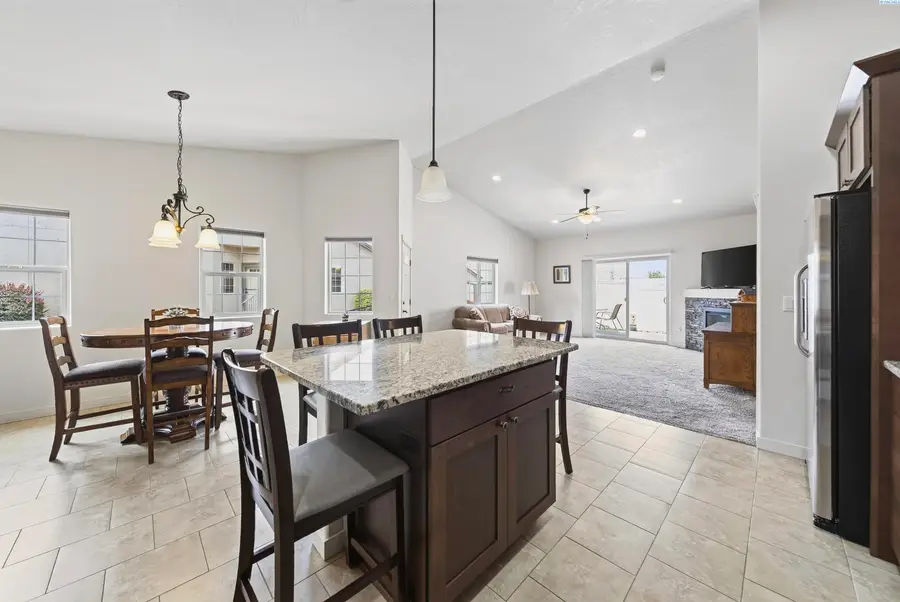 2766 W 30th Pl, Kennewick, WA 99337 - #3