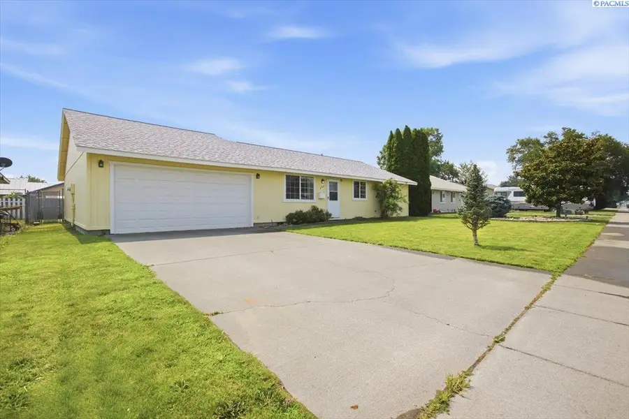 4721 Daisy Street, West Richland, WA 99353 - #3