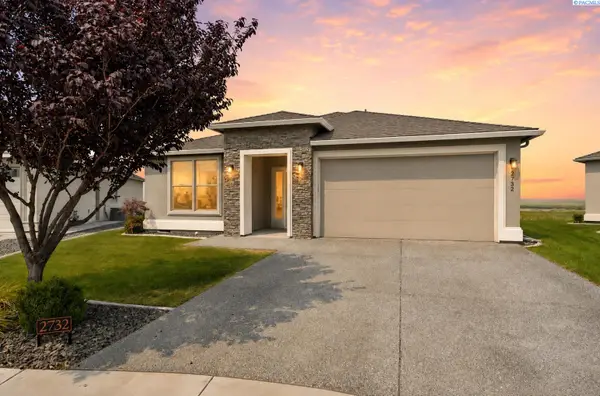 2732 Torrey Pines Way, Richland, WA 99354