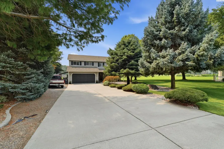 3701 Mount Baker Ct, West Richland, WA 99353 - #3