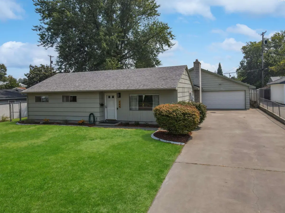 646 Cedar Avenue, Richland, WA 99352 - #1
