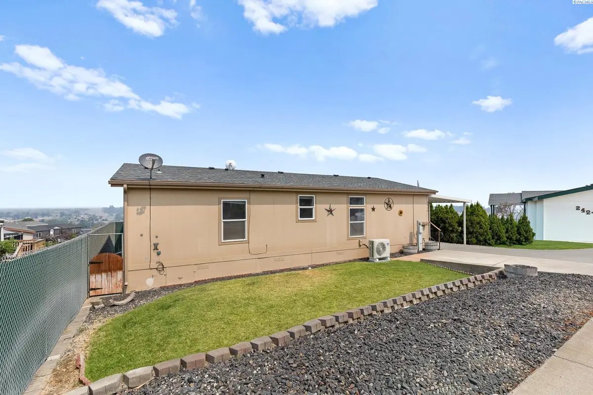 2416 City View Dr, Richland, WA 99352 - #1