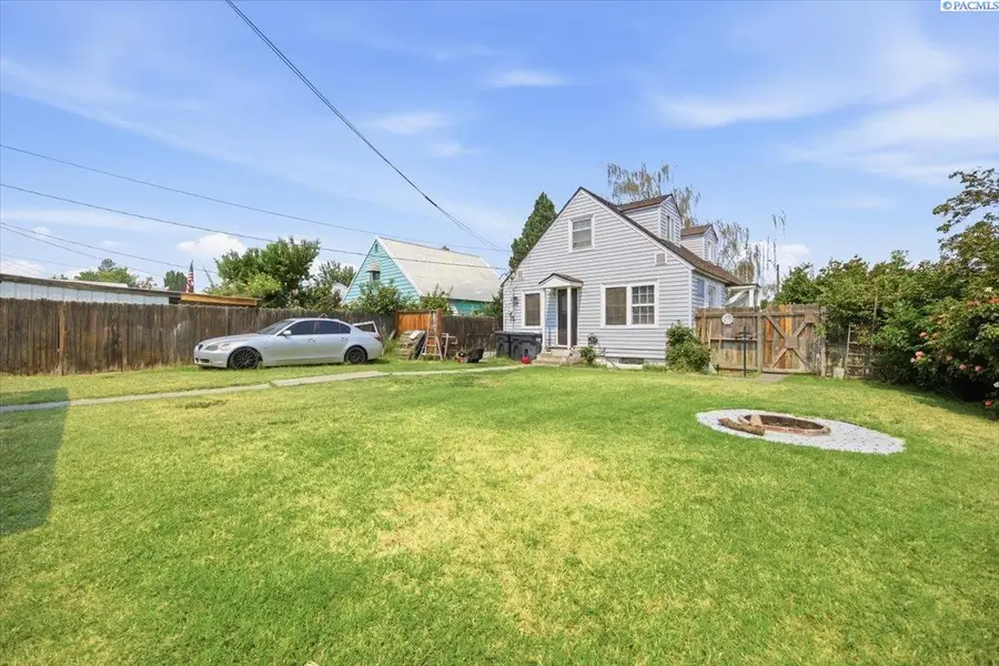 1004 W Henry Street, Pasco, WA 99301 - #3