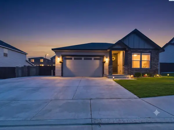7889 Blanchard Lp, West Richland, WA 99353