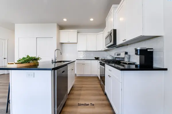 7513 Grapevine Ct, West Richland, WA 99353