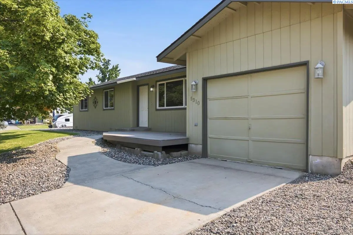 5310 Blue Heron Blvd, West Richland, WA 99353 - #1