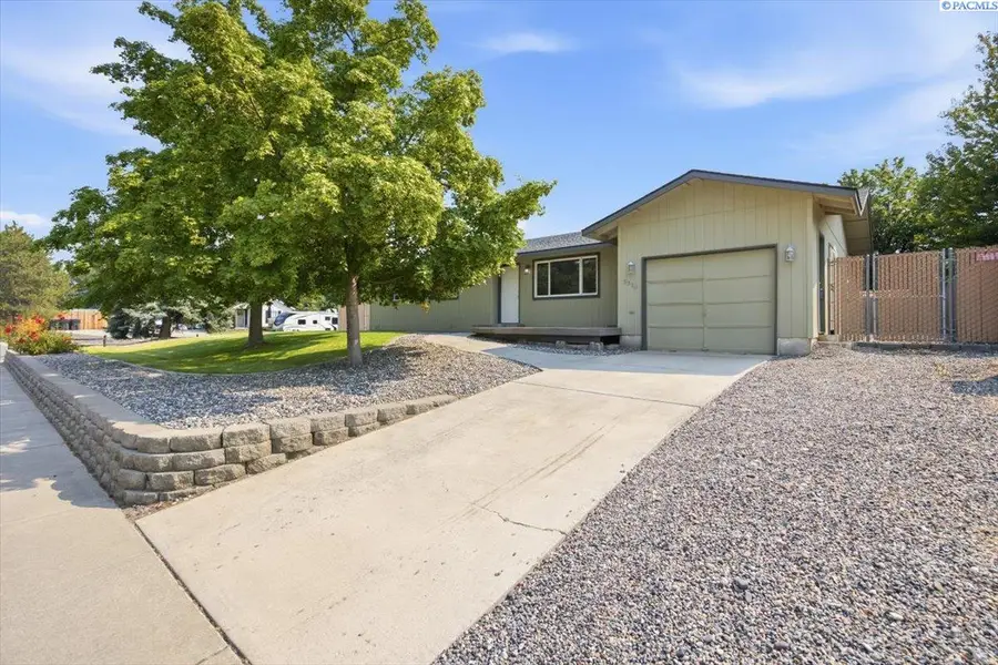 5310 Blue Heron Blvd, West Richland, WA 99353 - #2