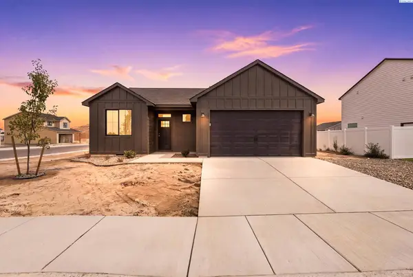 1201 Topaz Ave, Grandview, WA 98930