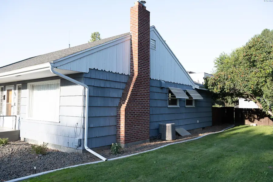 928 Market St, Prosser, WA 99350 - #3