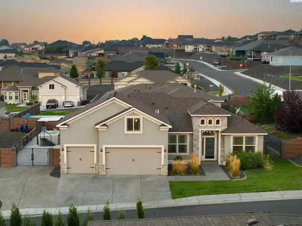 689 Titan Avenue, West Richland, WA 99353