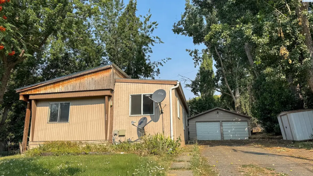 305 N G Street, Albion, WA 99102 - #1