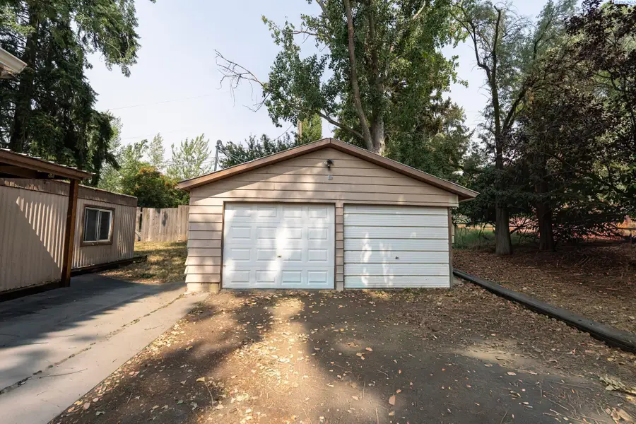 305 N G Street, Albion, WA 99102 - #3