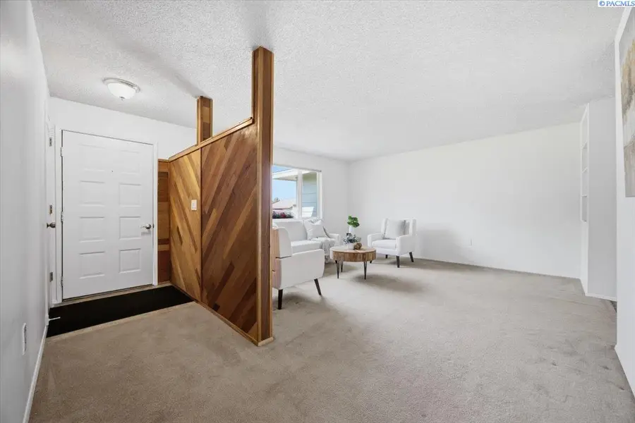 328 N Grant St, Kennewick, WA 99336 - #2