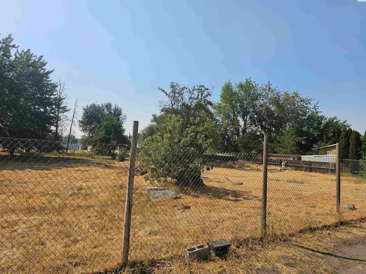 18008 S Hawthorne Street, Kennewick, WA 99337 - #1