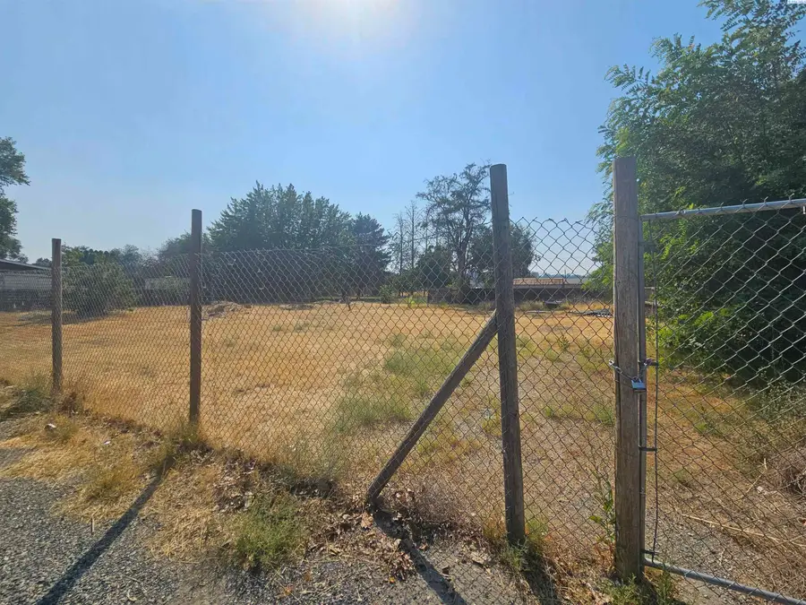 18008 S Hawthorne Street, Kennewick, WA 99337 - #3