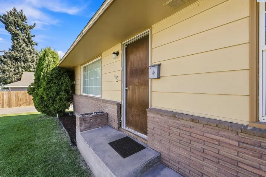 503 Hillcrest St, Grandview, WA 98930 - #2