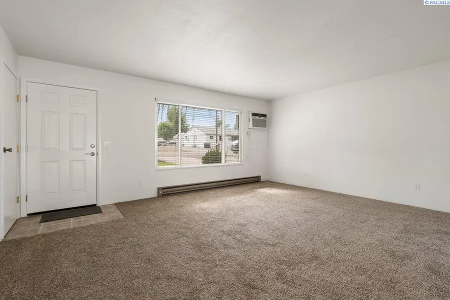 484 S 41st Ave, West Richland, WA 99353-5006 - #3