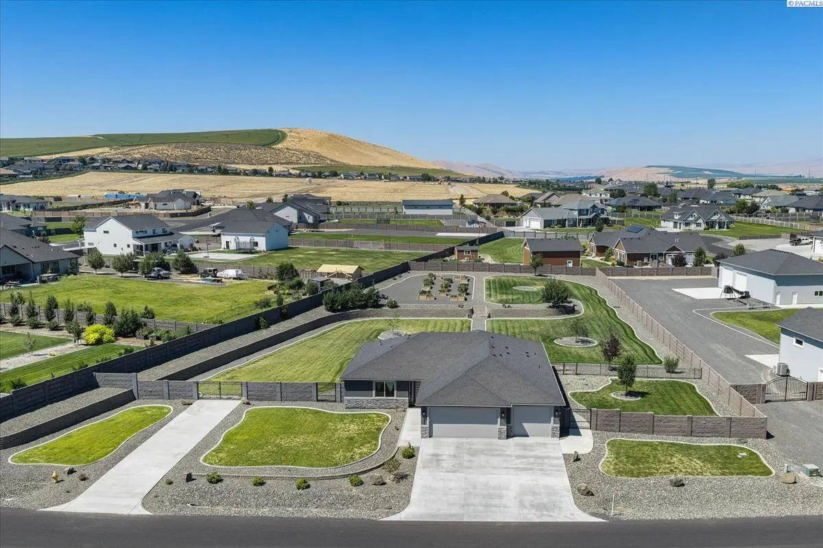 11808 S Gallop Ln, Kennewick, WA 99338 - #1