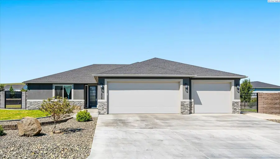 11808 S Gallop Ln, Kennewick, WA 99338 - #2