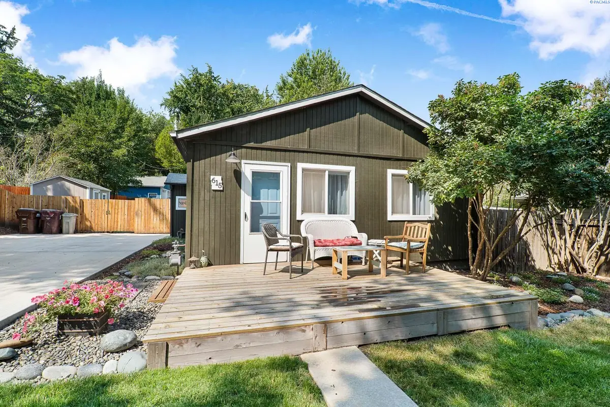 615 SE Side St, Pullman, WA 99163 - #1
