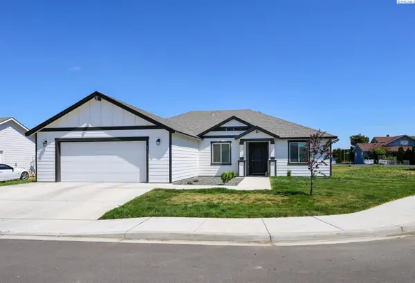 1609 Diamond Avenue, Grandview, WA 98930